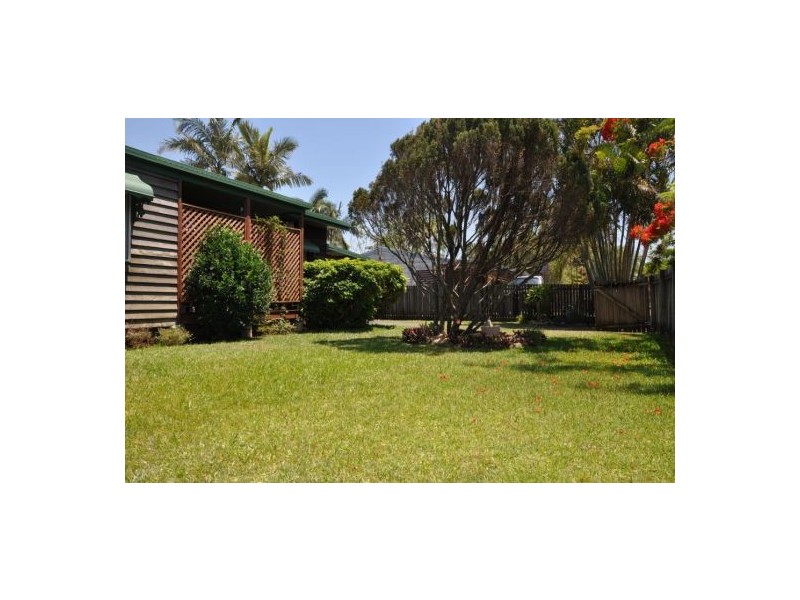 15 Kowonga Street, Pacific Paradise QLD 4564
