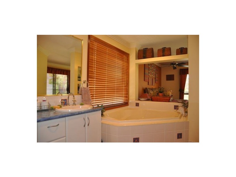 3 Quay Ct, Twin Waters QLD 4564