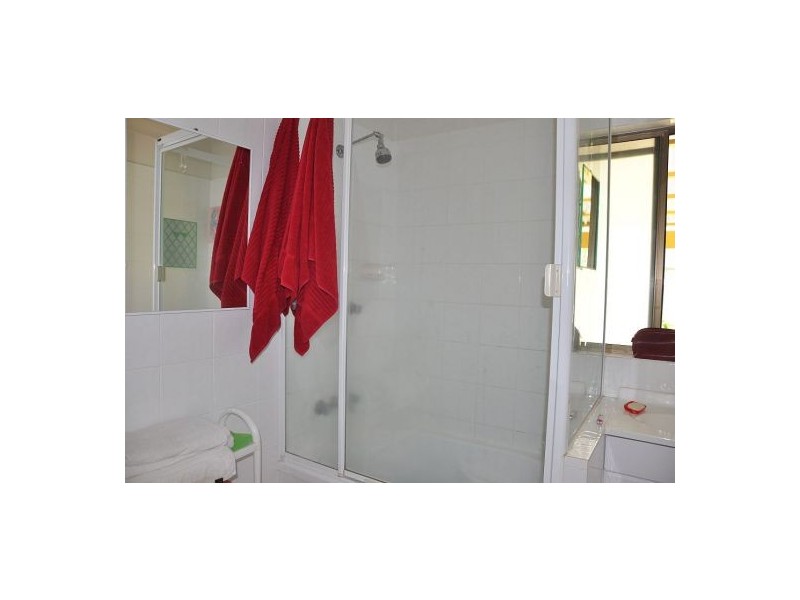 4 Richardson St, Pacific Paradise QLD 4564