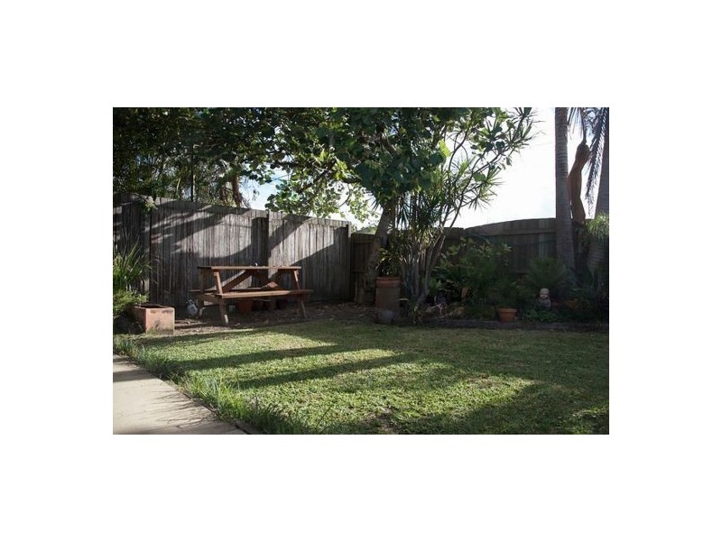 2/42 Petrie Avenue, Marcoola QLD 4564