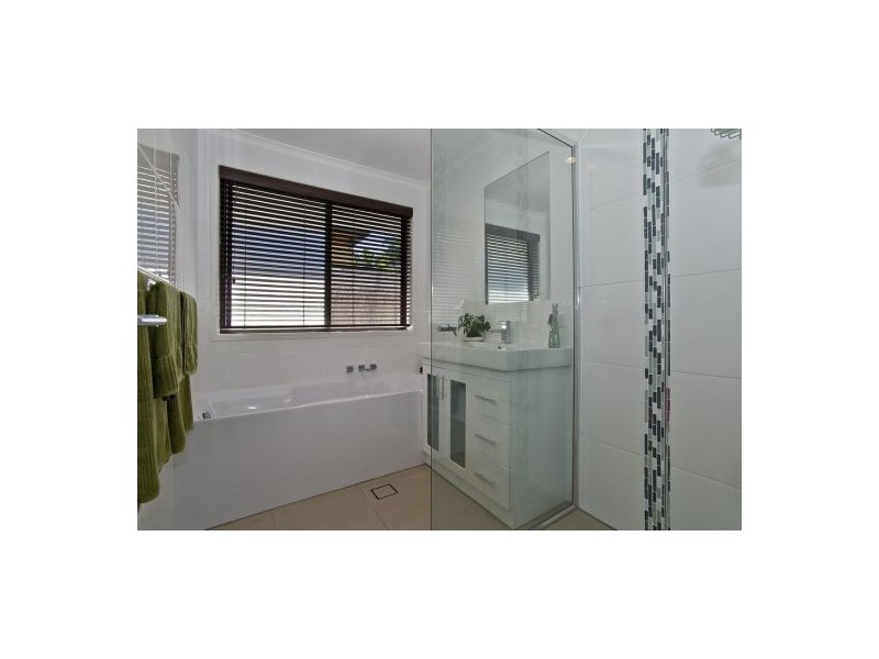 16 Kokoda Avenue, Bli Bli QLD 4560