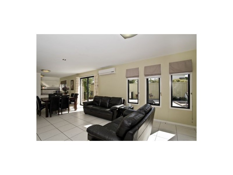 2/4 Hans Boysen Drive, Mudjimba QLD 4564