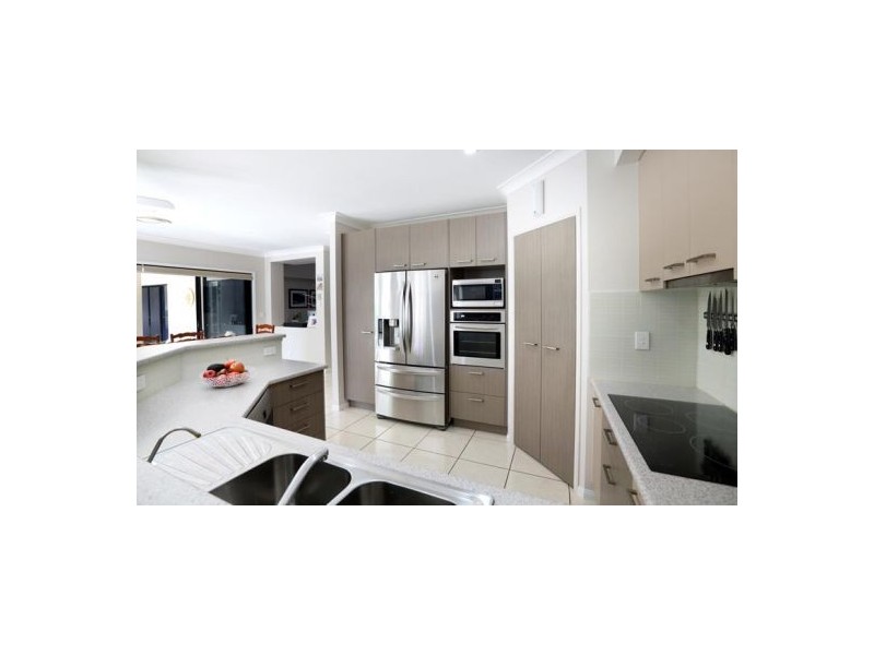 9 Grady Street, Twin Waters QLD 4564