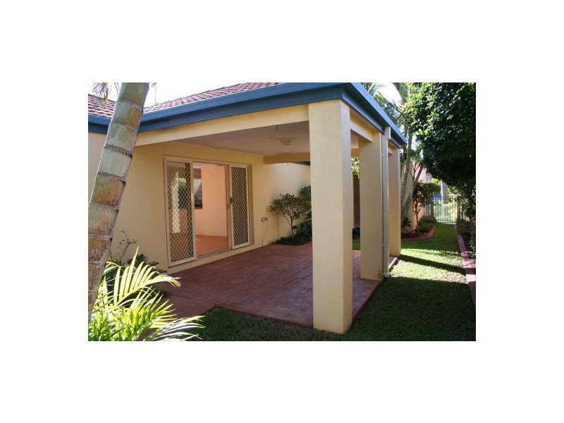 8 Watergum Place, Twin Waters QLD 4564