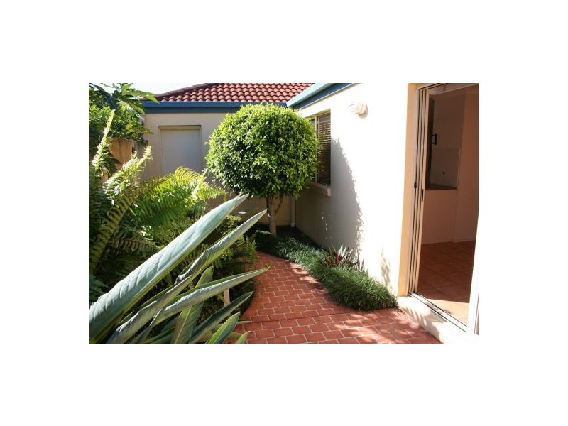 8 Watergum Place, Twin Waters QLD 4564