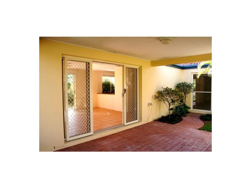 8 Watergum Place, Twin Waters QLD 4564