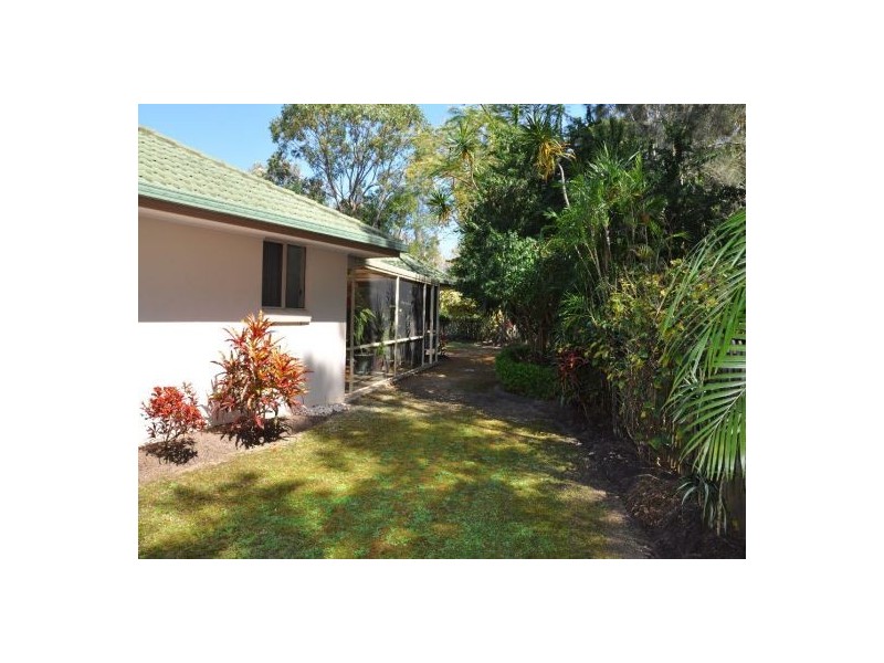 40 Wattlebird Drive, Twin Waters QLD 4564