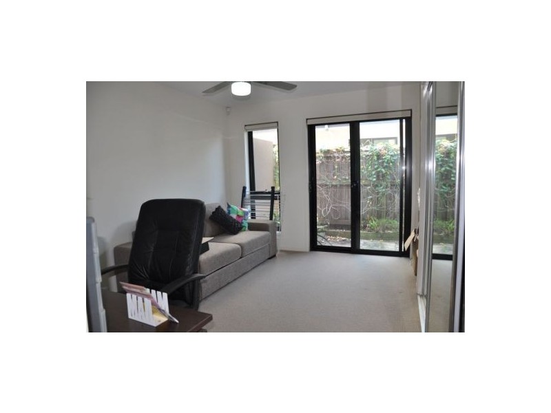 2/4 Stephanie Close, Mudjimba QLD 4564