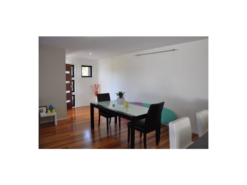 2/4 Stephanie Close, Mudjimba QLD 4564