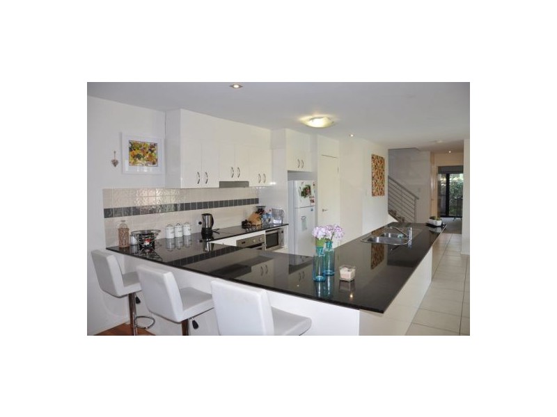 2/4 Stephanie Close, Mudjimba QLD 4564