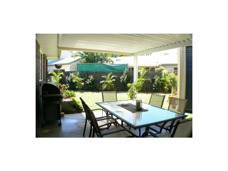 2/3 Boomba Street, Pacific Paradise QLD 4564