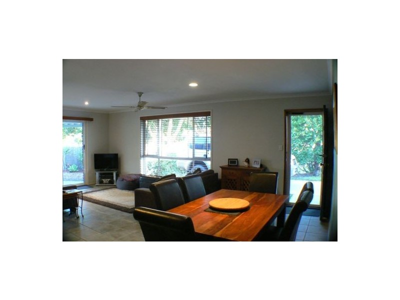 2/3 Boomba Street, Pacific Paradise QLD 4564