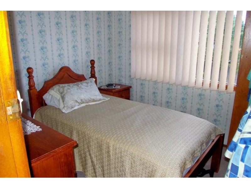 70 Railway Parade, Glenfield NSW 2167