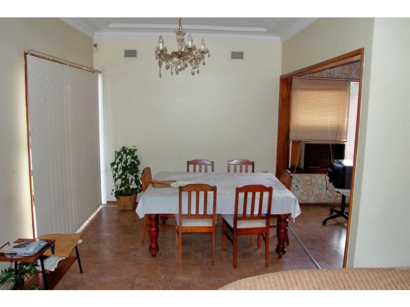 70 Railway Parade, Glenfield NSW 2167