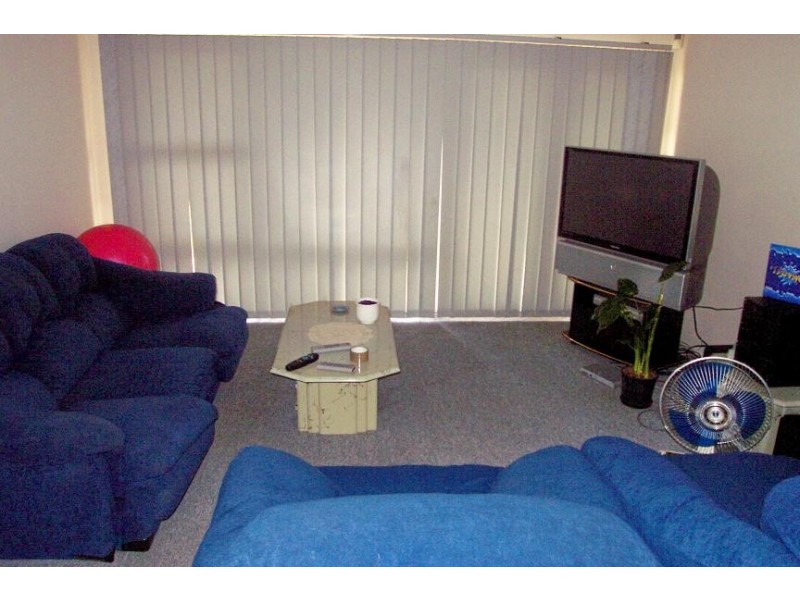 70 Railway Parade, Glenfield NSW 2167