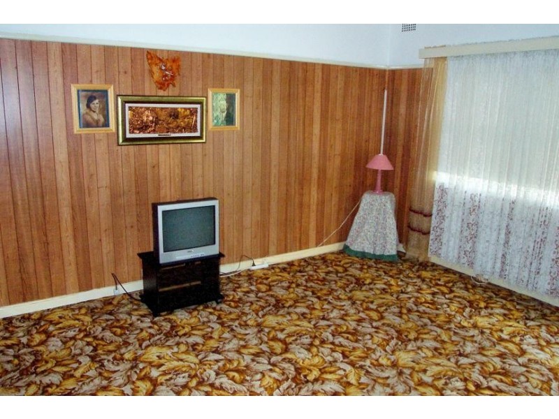 30 Dan Street, Campbelltown NSW 2560