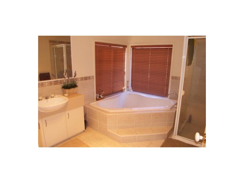 25 Turner Place, Casula NSW 2170