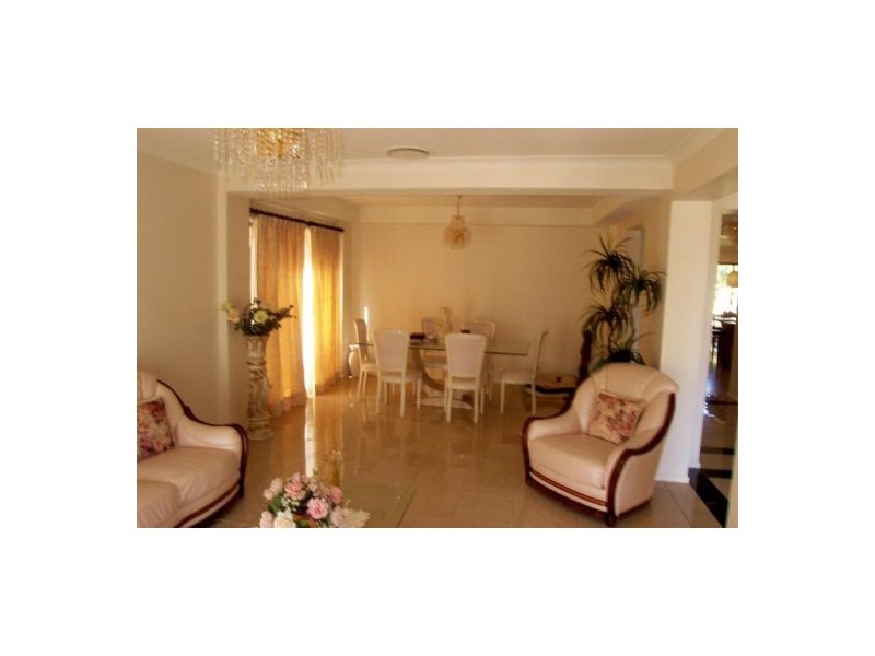 25 Turner Place, Casula NSW 2170