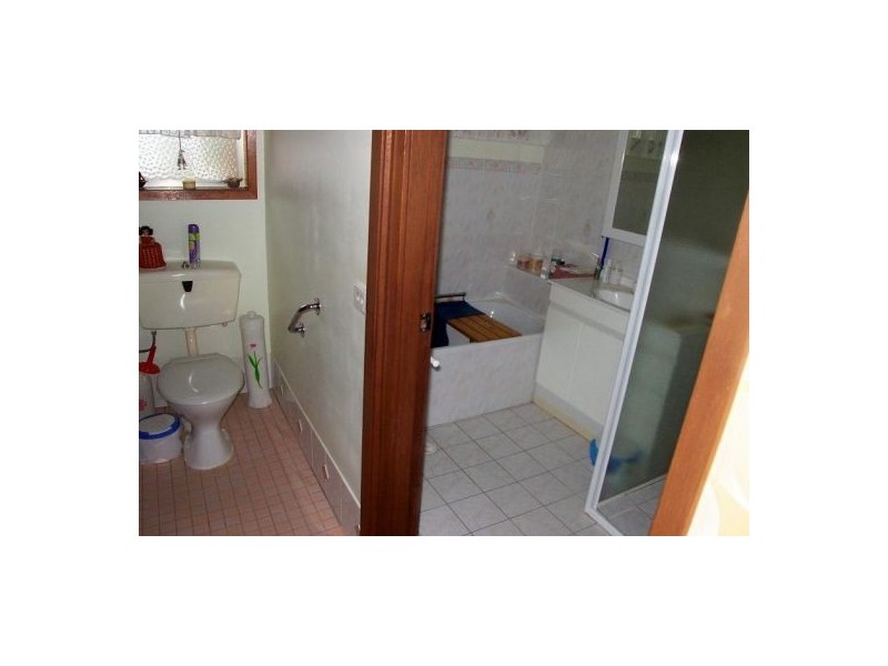 7 Salisbury Avenue, Glenfield NSW 2167