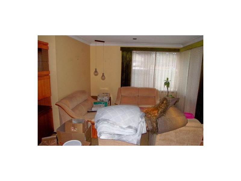 7 Salisbury Avenue, Glenfield NSW 2167