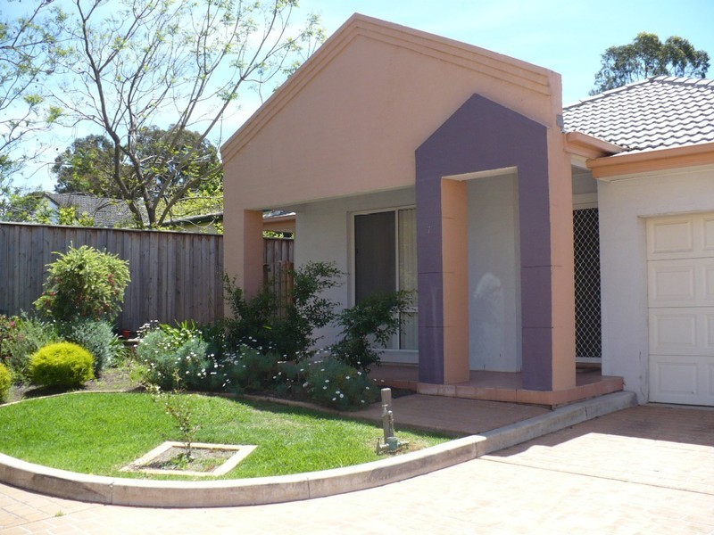 Macquarie Fields NSW 2564