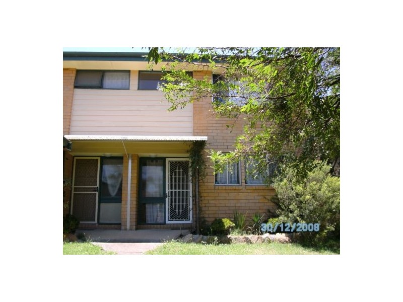 15/34 Saywell Road, Macquarie Fields NSW 2564