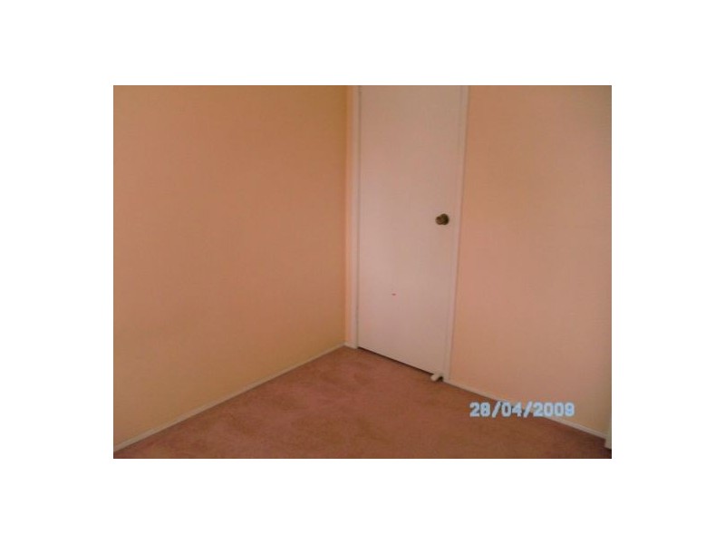 21/4 Jacquinot  Place, Glenfield NSW 2167