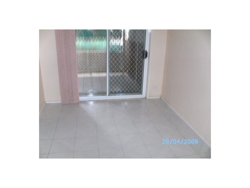 21/4 Jacquinot  Place, Glenfield NSW 2167