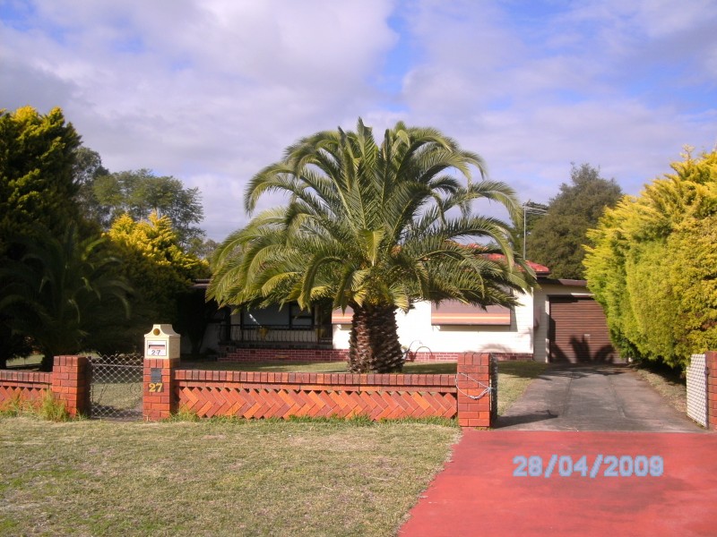 27 Hyacinth Avenue, Macquarie Fields NSW 2564