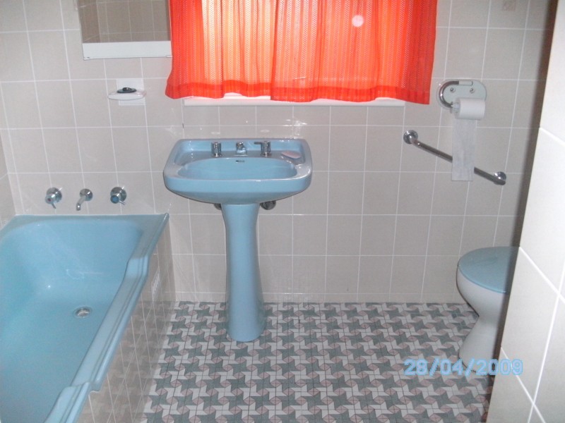 27 Hyacinth Avenue, Macquarie Fields NSW 2564