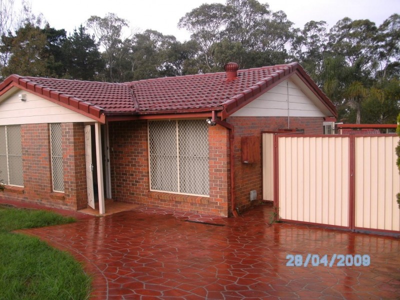 1 Linum Place, Macquarie Fields NSW 2564