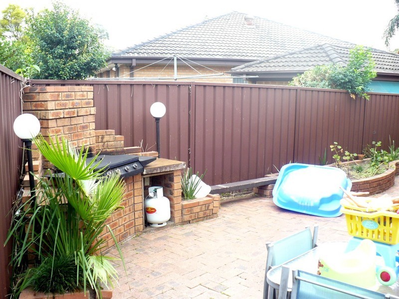 Macquarie Fields NSW 2564