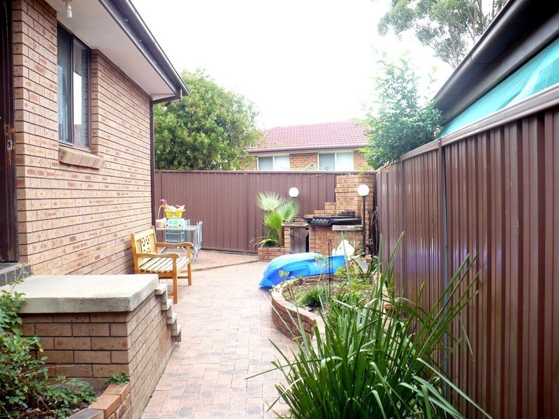 Macquarie Fields NSW 2564