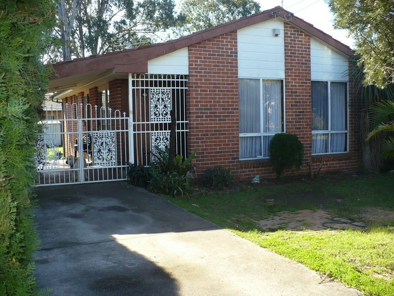 20 Warwick Street, Minto NSW 2566