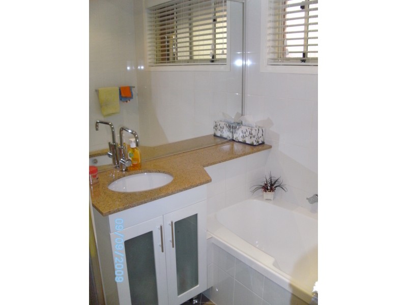 8/6  Allard Place, Ingleburn NSW 2565