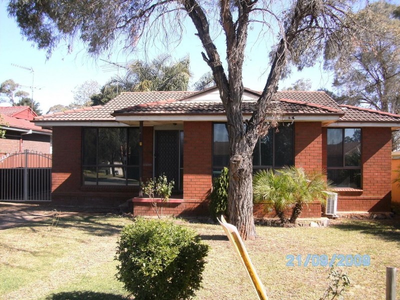 1 Durham Street, Minto NSW 2566