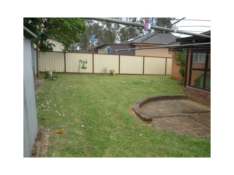 3 Geranium Avenue, Macquarie Fields NSW 2564