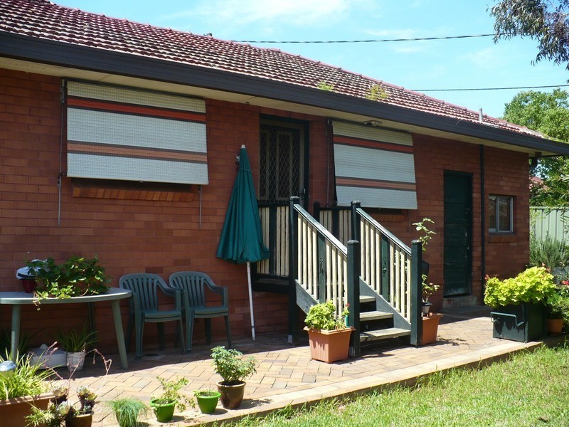 2 Gloucester Street, Macquarie Fields NSW 2564