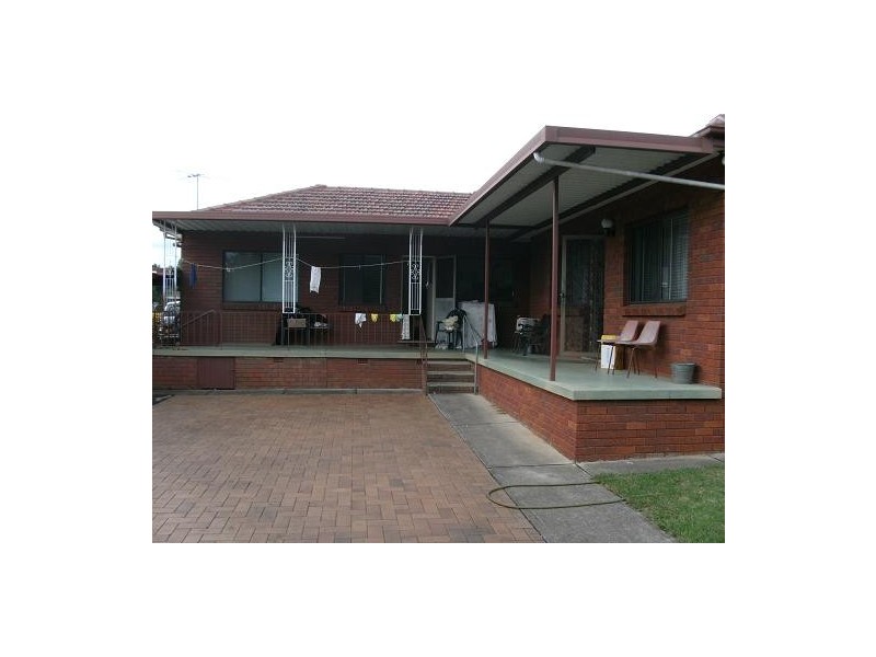 38 Parkland Avenue, Macquarie Fields NSW 2564