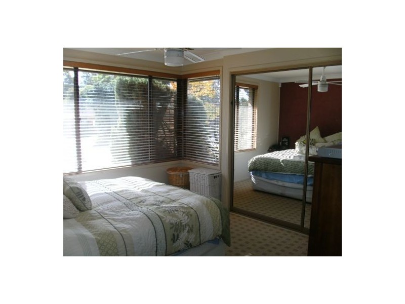 4 Naylor Place, Ingleburn NSW 2565