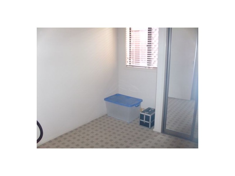 4 Naylor Place, Ingleburn NSW 2565