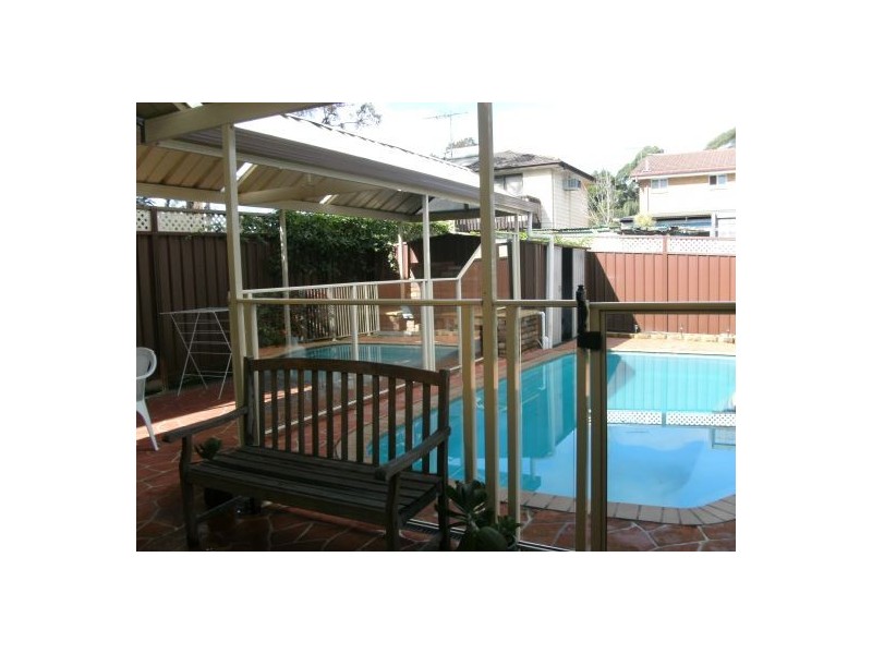 4 Naylor Place, Ingleburn NSW 2565