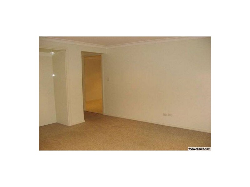 1/8A Atchison Road, Macquarie Fields NSW 2564