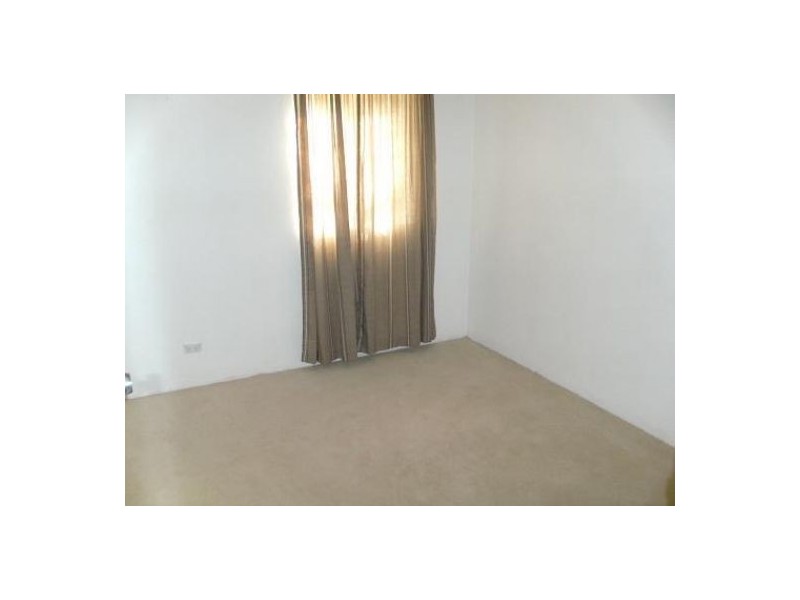 4/21 Second Avenue, Macquarie Fields NSW 2564