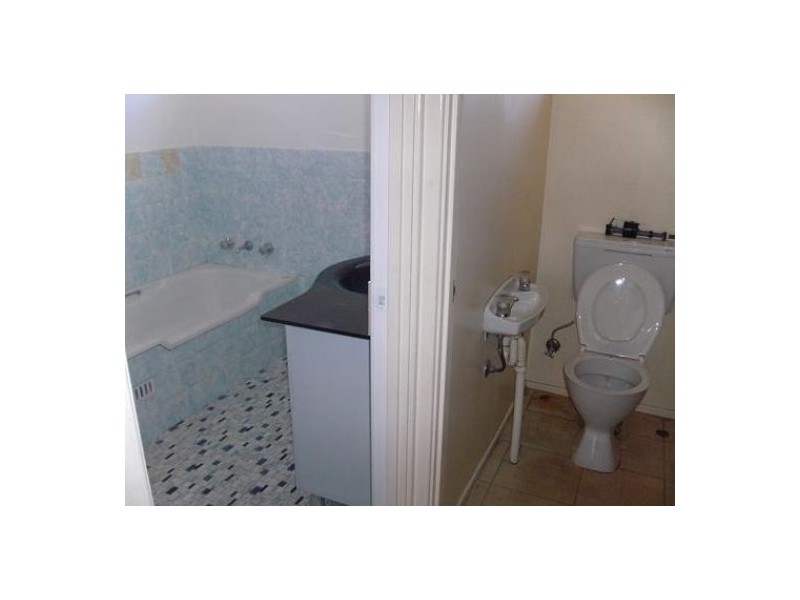 9 Brooks Street, Macquarie Fields NSW 2564