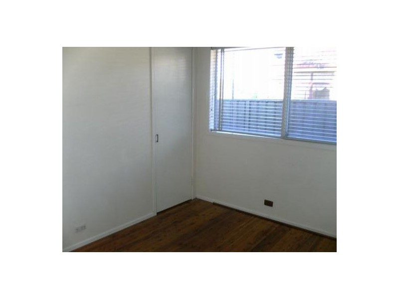 9 Brooks Street, Macquarie Fields NSW 2564