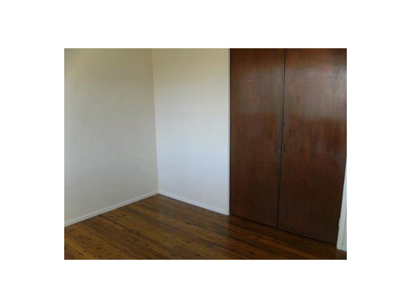 9 Brooks Street, Macquarie Fields NSW 2564