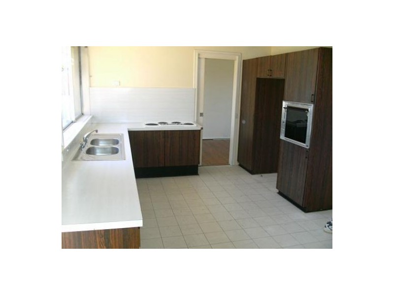 9 Brooks Street, Macquarie Fields NSW 2564