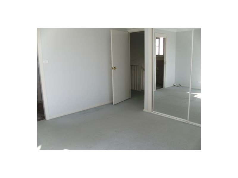 8/6 Plum Close, Casula NSW 2170