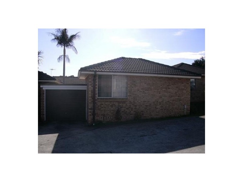 8/8 Bensley Road, Macquarie Fields NSW 2564